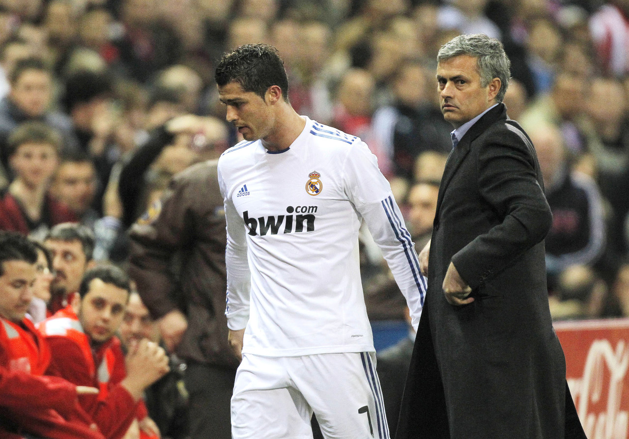 爱游戏网页版-前皇马助教：穆里尼奥曾险些把C罗骂哭了，两人的关系就像父子