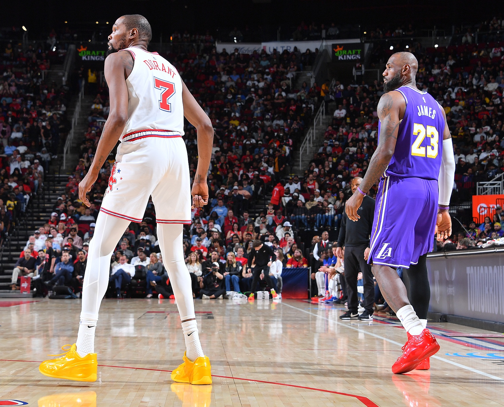 爱游戏网页版-解说:火湖大战上演&掘金再战老对手森林狼 看点拉满了